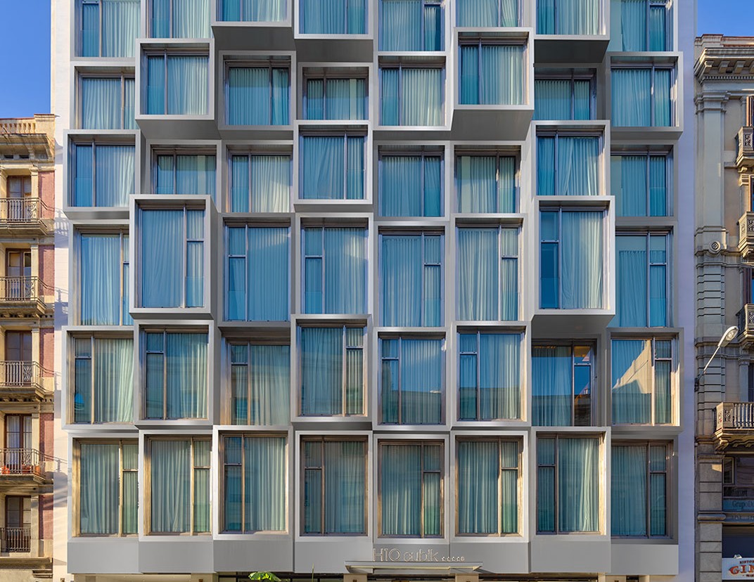 Barcelona Institutional Hotel